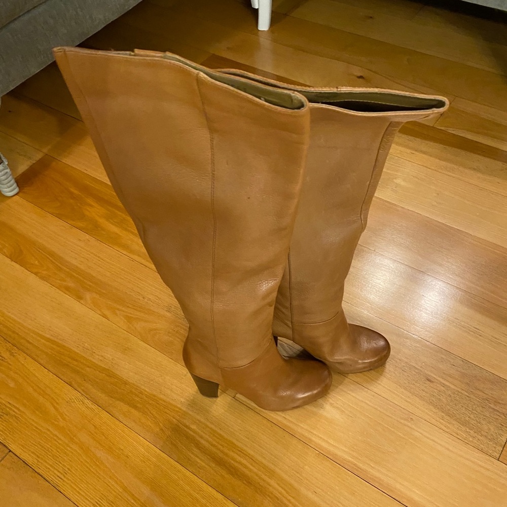 Nine West tan leather boot size 37 (37)